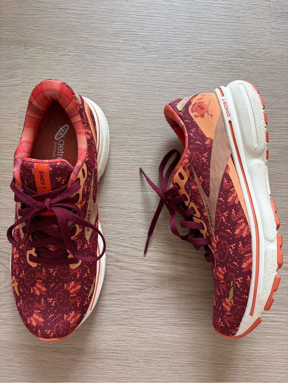 Brooks Ghost 15 Run Happy Turkey Trot Sneakers Womens Size 6.5
